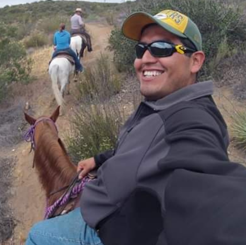 Meet your Posher, Jovan - Picture 4 of 8